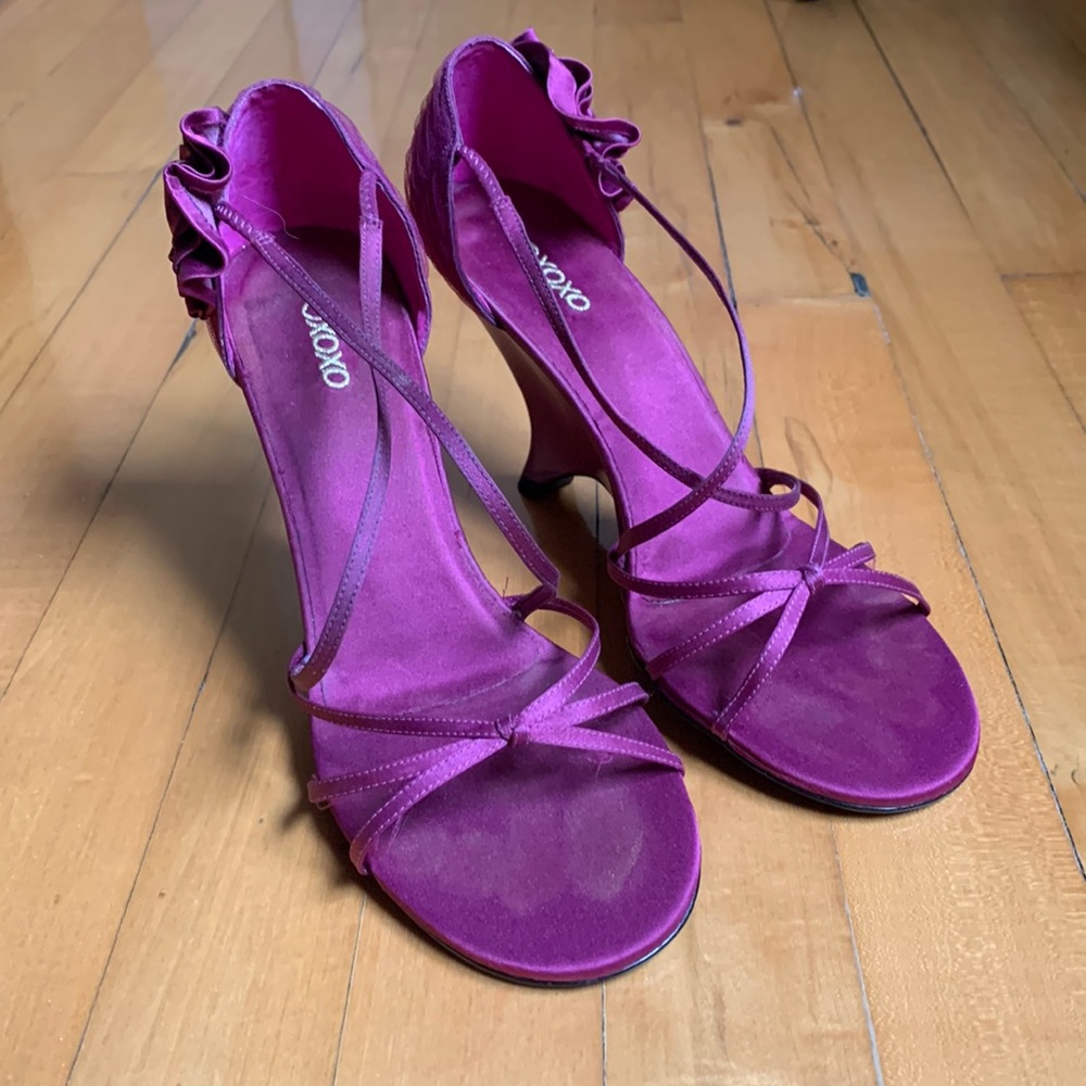 3/25$ XOXO satin sandals